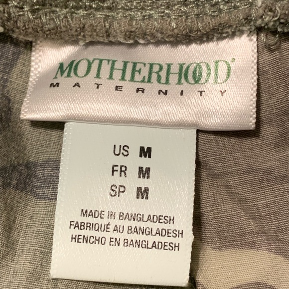 Maternity camouflage pants 💕 - Picture 2 of 3